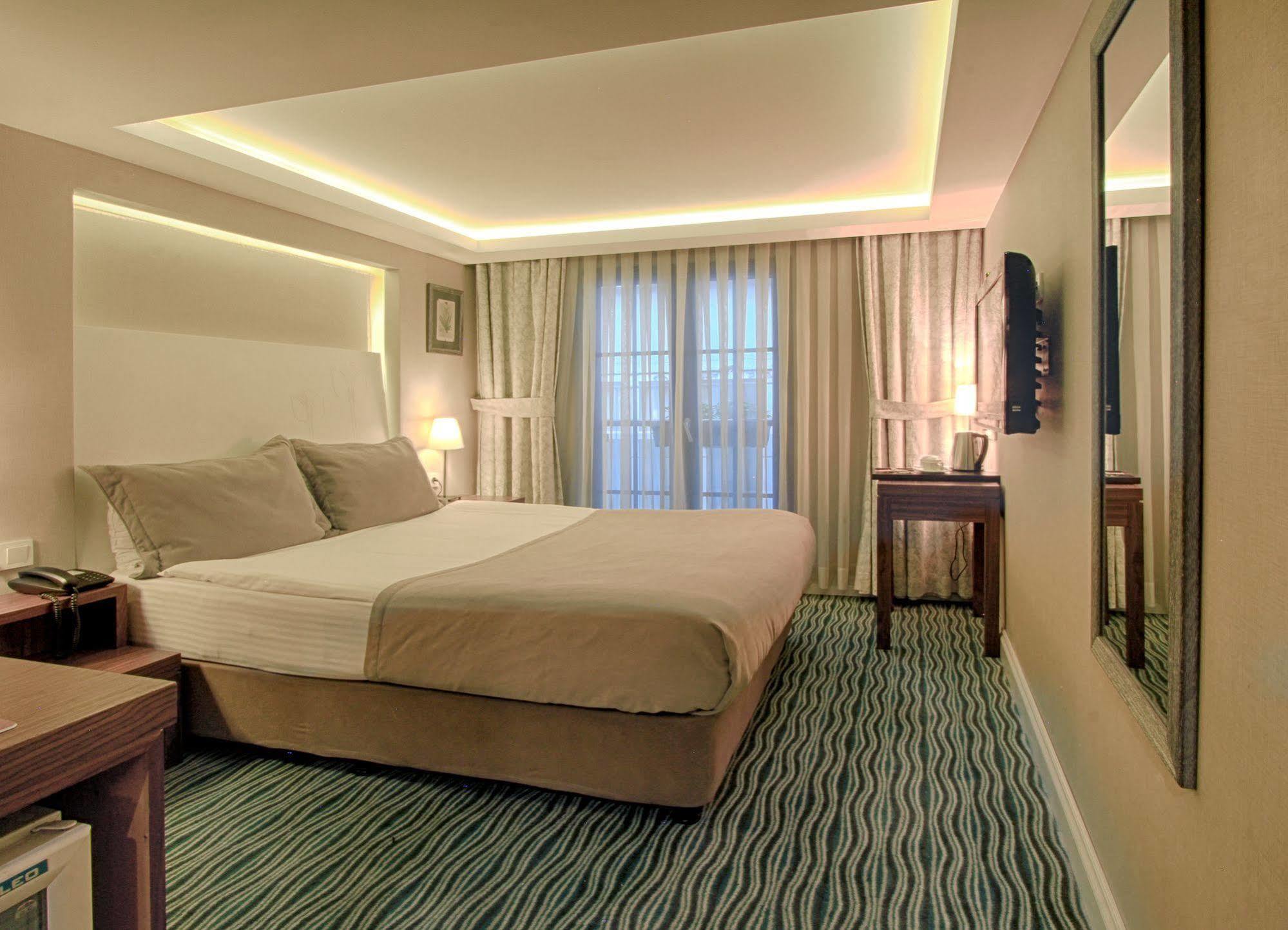 Aston Hotel Taksim Istambul Exterior foto