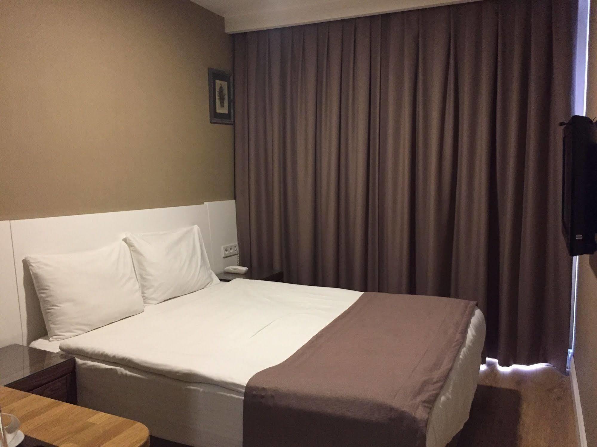 Aston Hotel Taksim Istambul Exterior foto