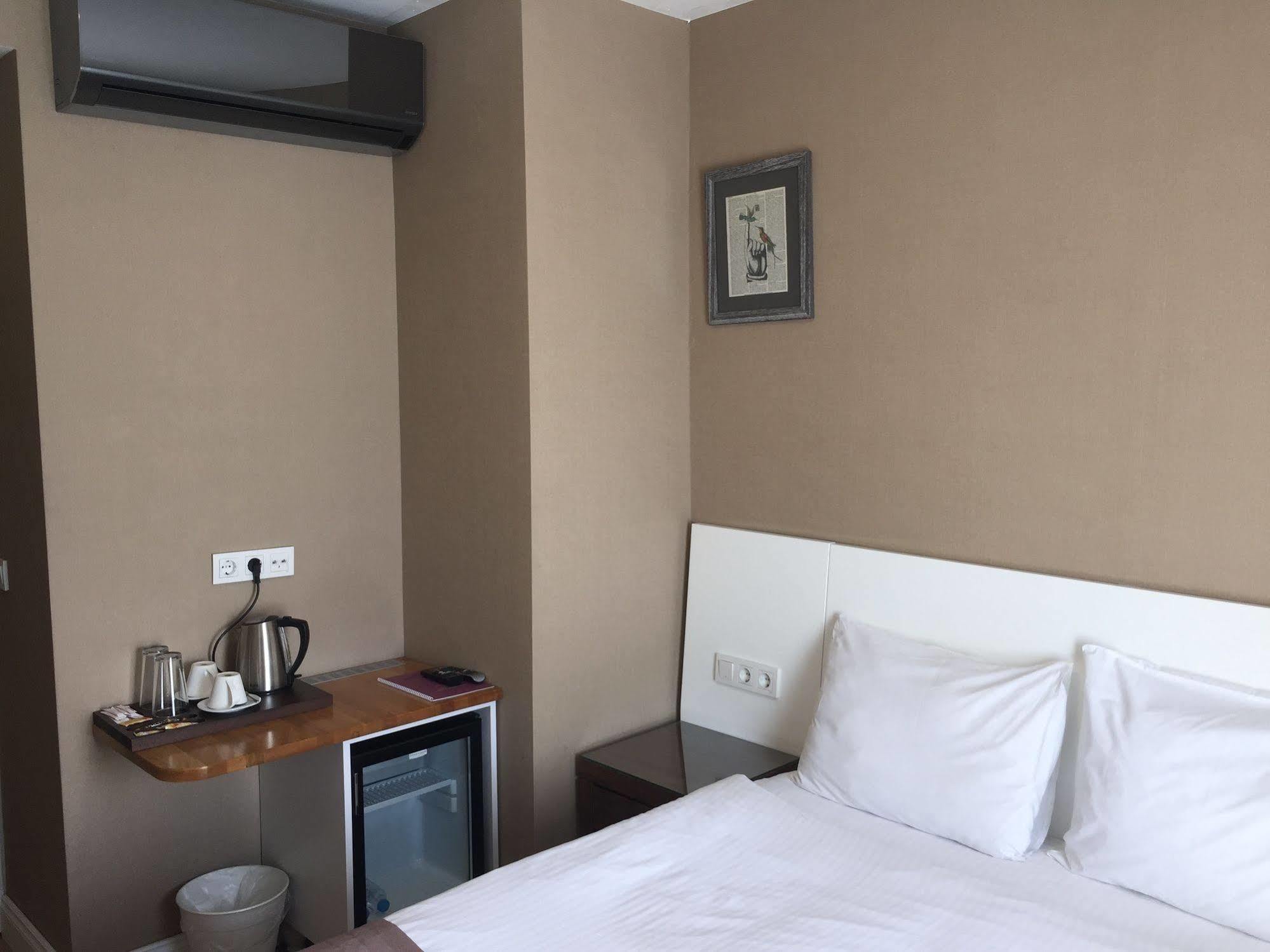 Aston Hotel Taksim Istambul Exterior foto